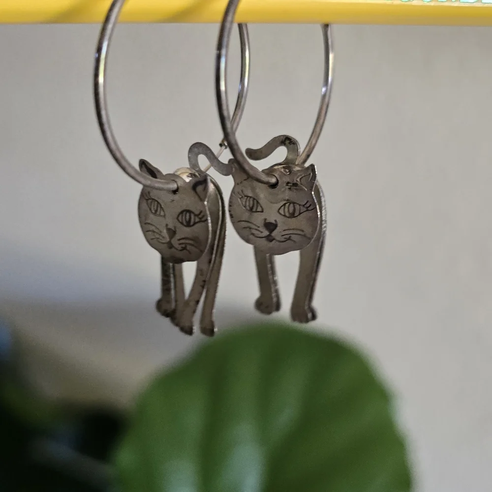 Esterling Silver Dangle Cat Earrings‎